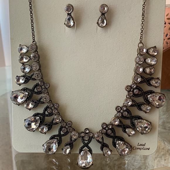 Women Jewelry Set with Silver and Black Accents - Picture 3 of 4